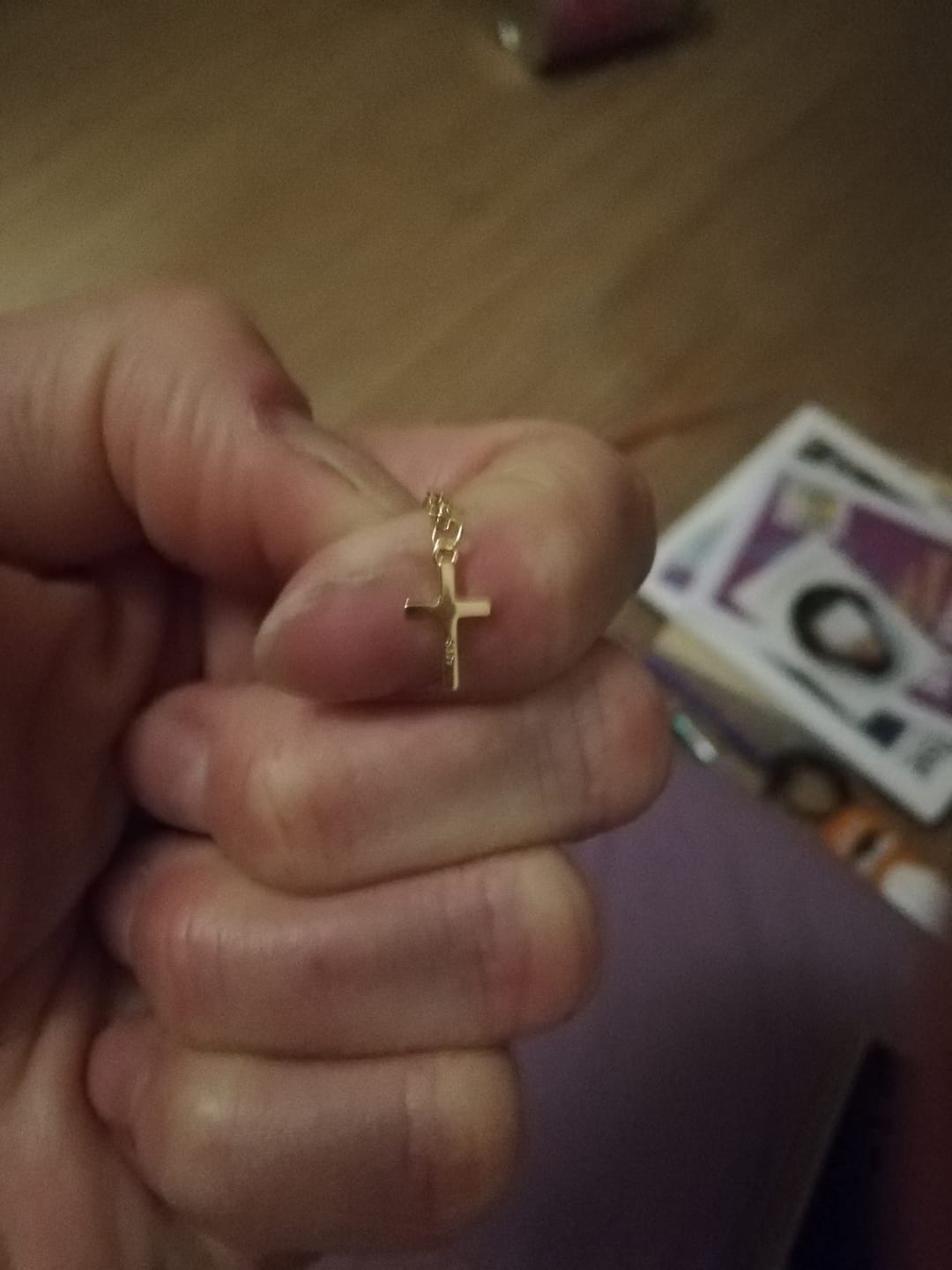 Customer photo review of Collier Croix Éclat Divin