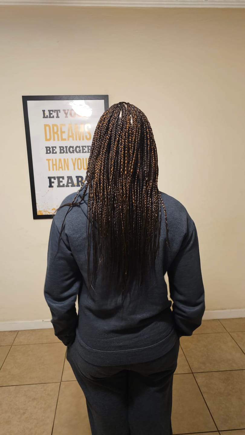Customer photo review of Outre Synthetic Pre Stretched ULTRA BRAID - XPRESSION 3X 42"