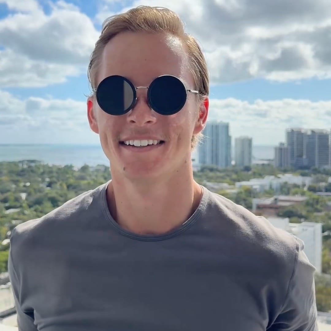 Customer photo review of Les Flex｜Lunettes de soleil ajustables