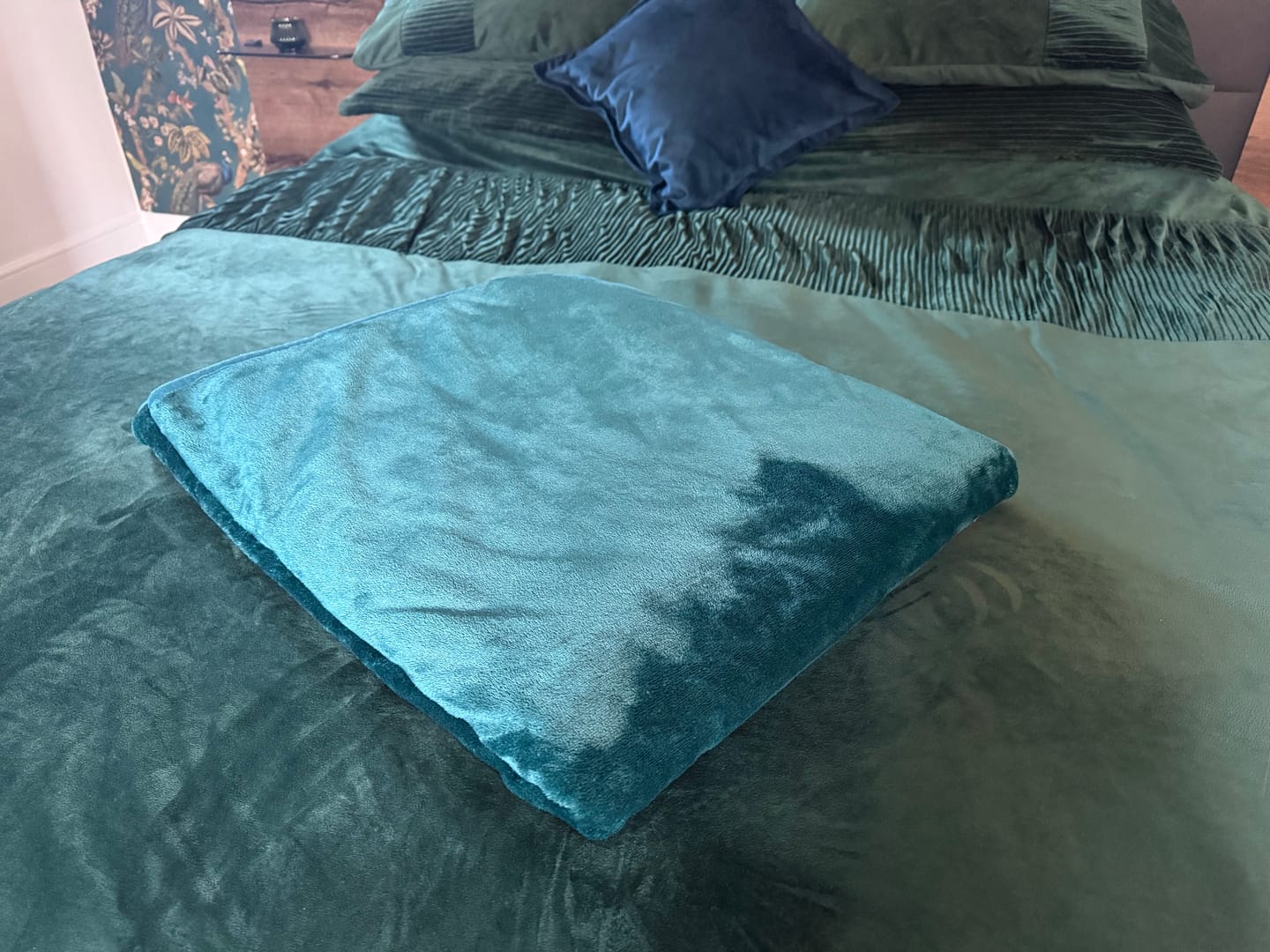 Customer photo review of Waterproof Splash blanket™ - Emerald Green The OG