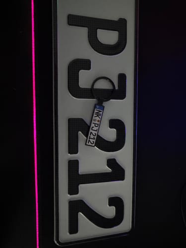 Customer photo review of Kennzeichen Schlüsselanhänger Mini Nummernschild Metall