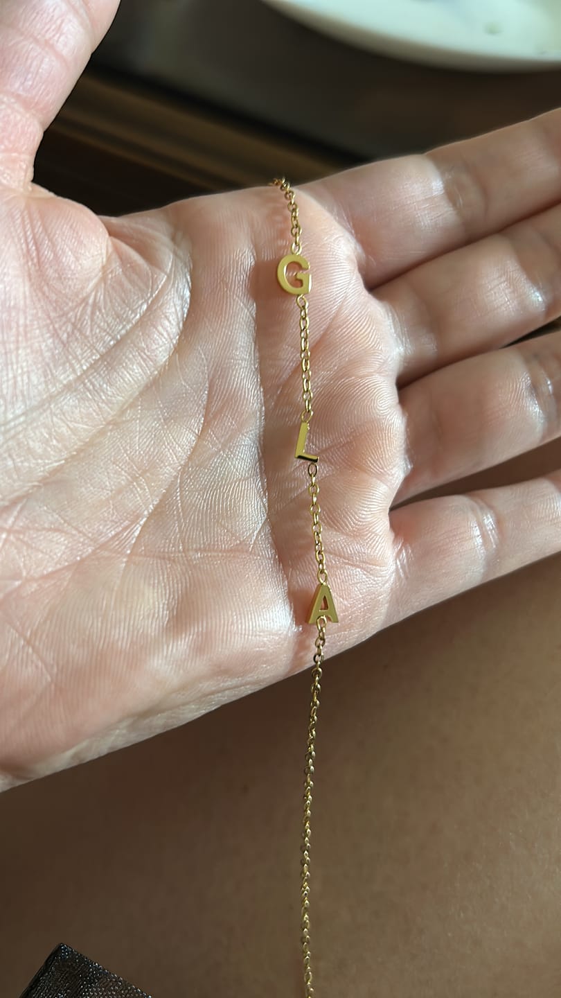 Customer photo review of Collana Personalizzata con Iniziali Laterali
