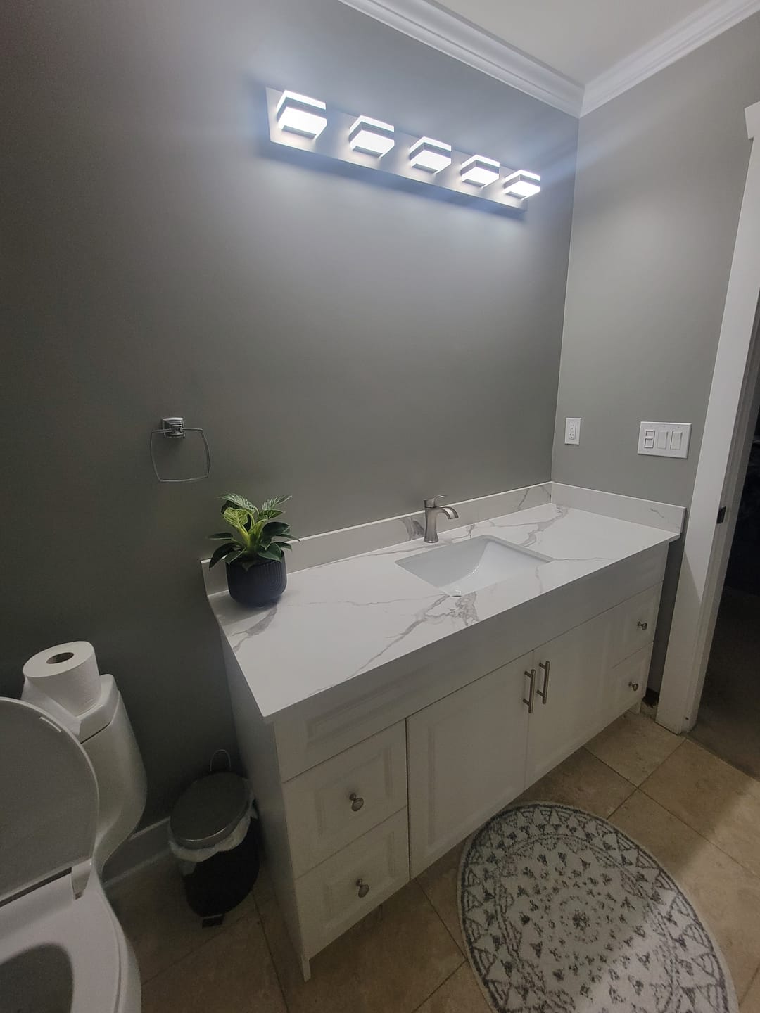 Customer photo review of 60" Vanity (61" Width) Single Sink Counter Top