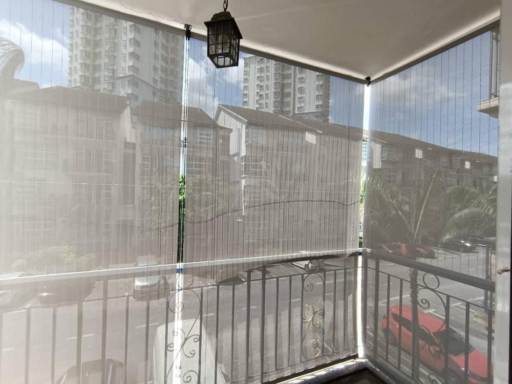 Customer photo review of Heavy Duty Waterproof & Windproof Outdoor Blinds