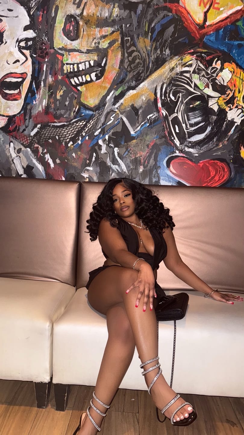 Customer photo review of Sensationnel Curls Kinks & Co Glueless Textured HD Lace Front Wig - Y-PART KINKY WAND CURL 20" - Kinky Edges