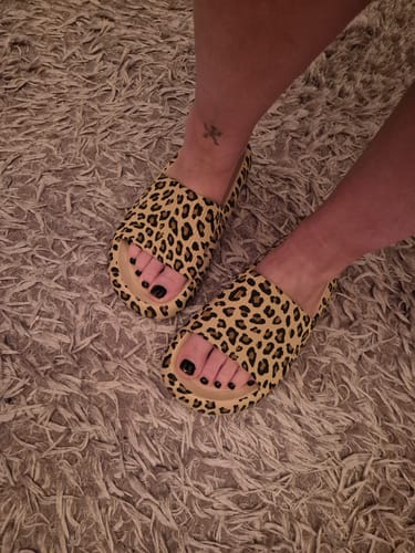Customer photo review of HappyFlops Limited Editions