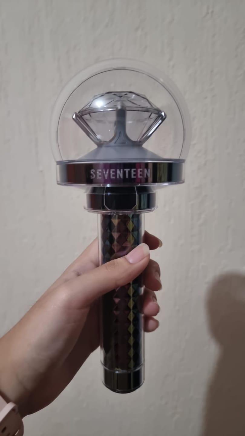Customer photo review of SEVENTEEN - OFFICIAL LIGHT STICK VER.3