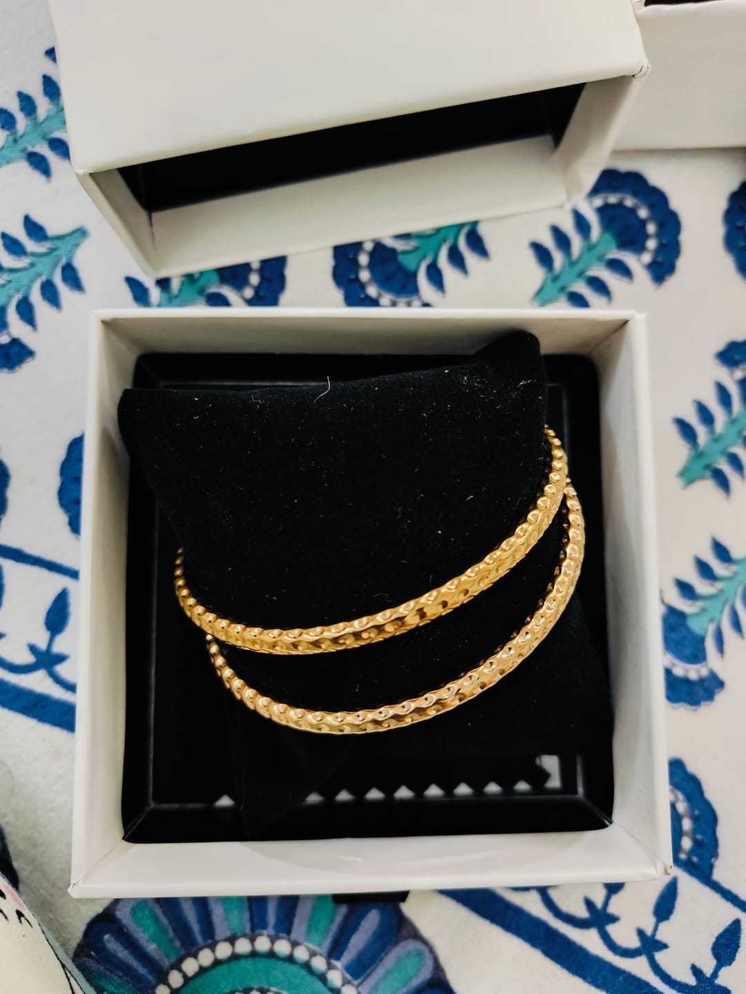 Customer photo review of Gold Plated Circle Hammered Buddhist Bracelet