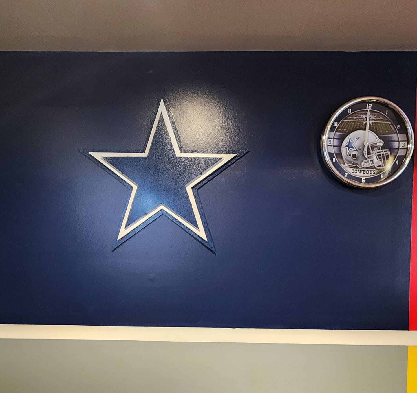 Customer photo review of Dallas Cowboys "STAR" 3D Vintage Metal Wall Art