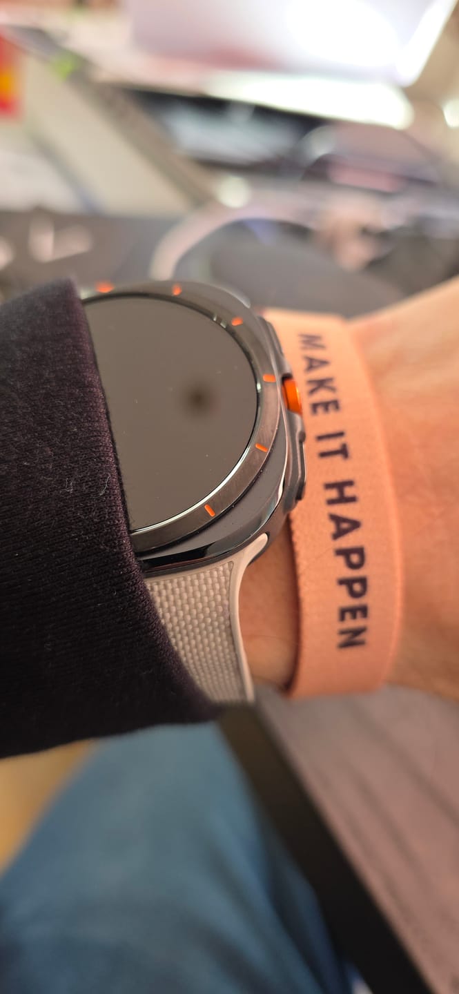 Customer photo review of Make It Happen - Elastisches Armband