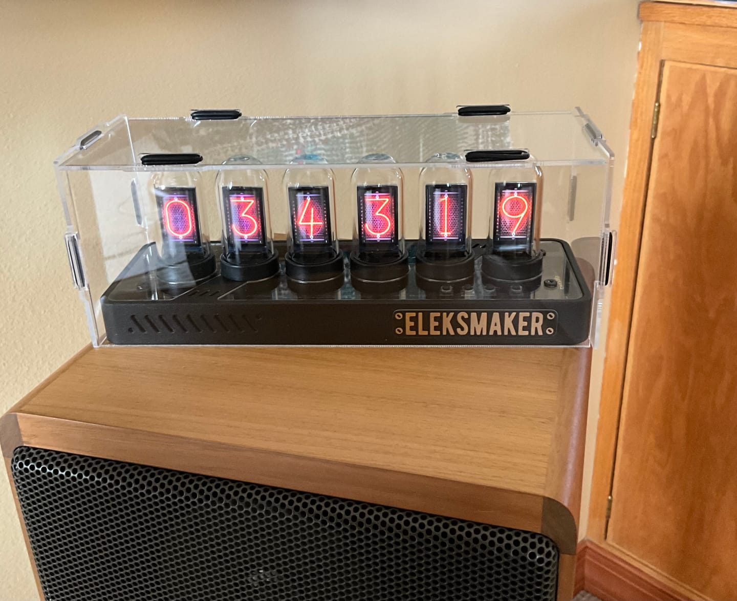 Customer photo review of Dust cover for EleksTube IPS & R & Pro
