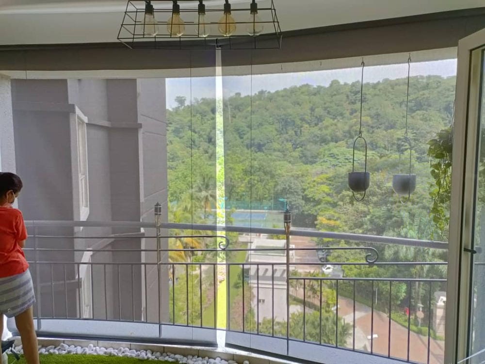 Customer photo review of Heavy Duty Waterproof & Windproof Outdoor Blinds