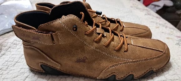 Customer photo review of Microfiber High-Top Sneakers Non-Slip Breathable Cushioned Insole Ergonomic Fit — Red | KIMLUD