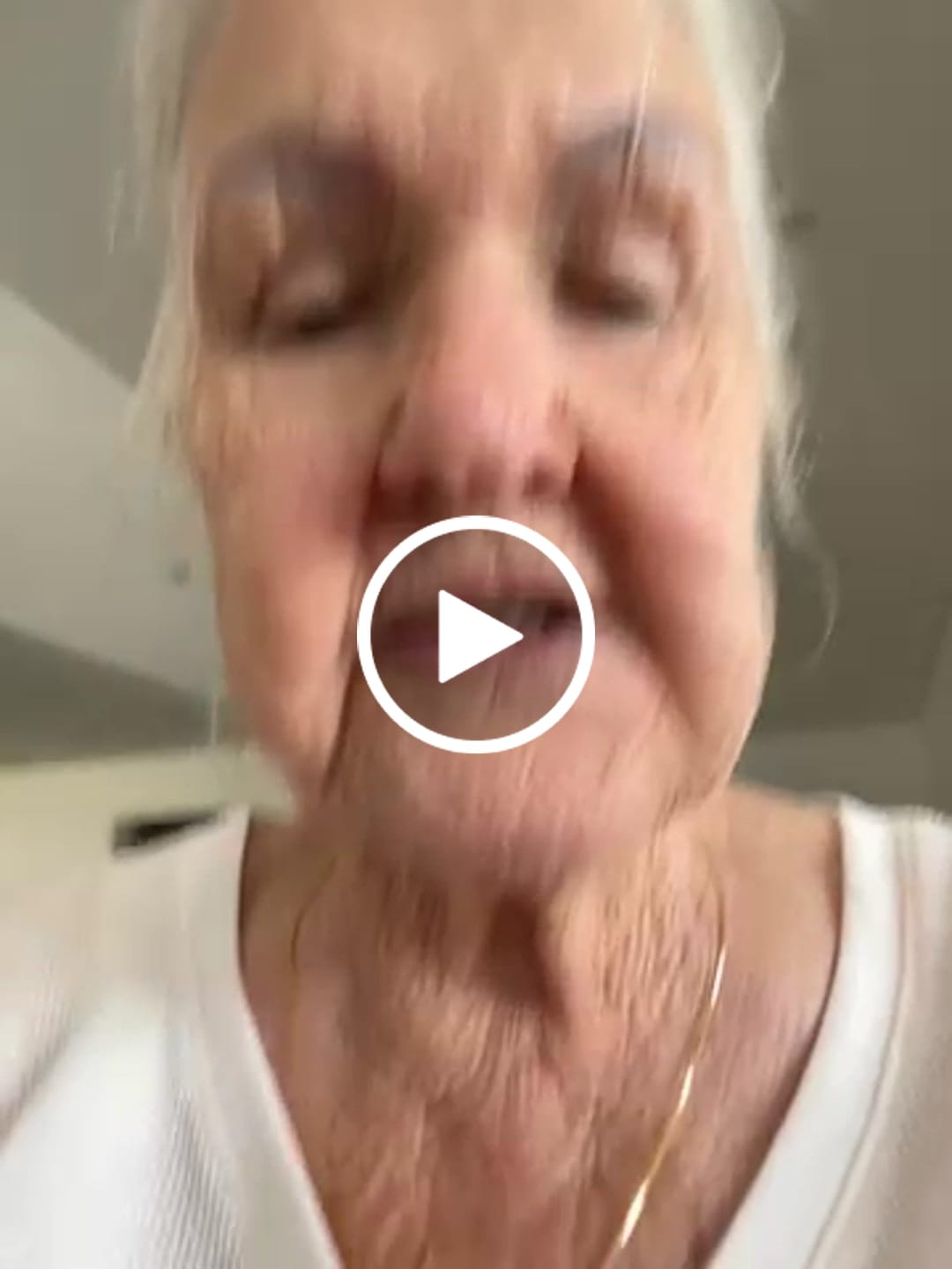 Customer video review of Classic TANAOR Necklace