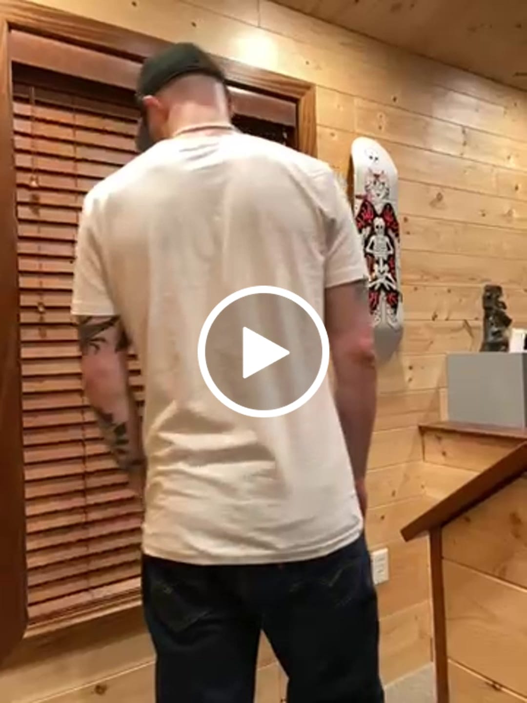 Customer video review of Organic Tall Slim T-shirt (White)