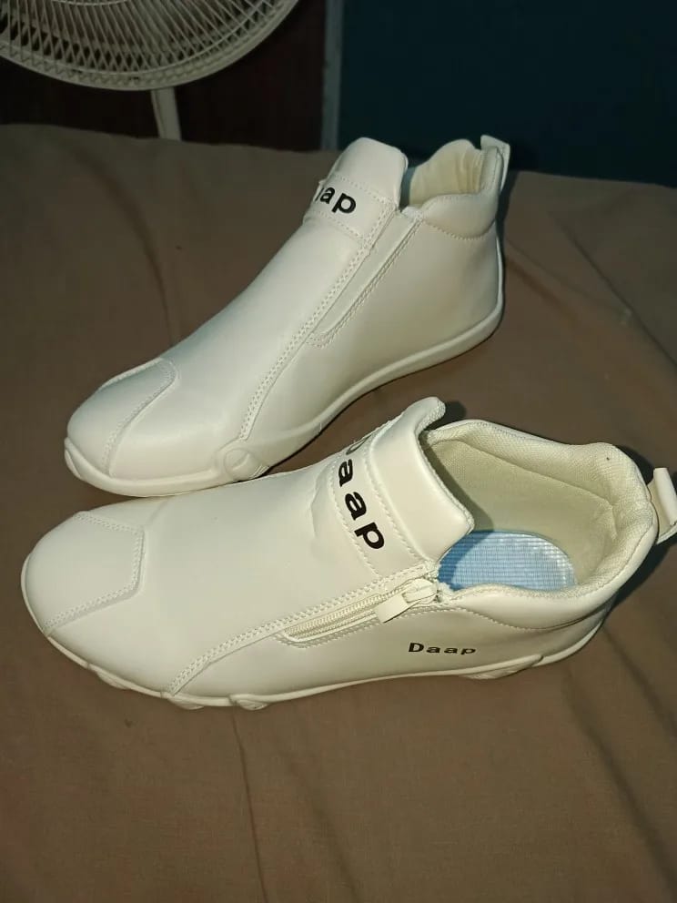 Customer photo review of British Style Fashion Short Boots Men  Luxury Leather Anti Slip Comfortable Work Shoes Outdoor Travel Sports Casual Shoes