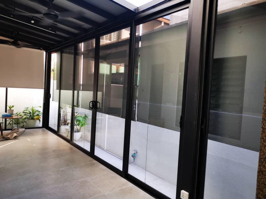 Customer photo review of Heavy Duty Waterproof & Windproof Outdoor Blinds