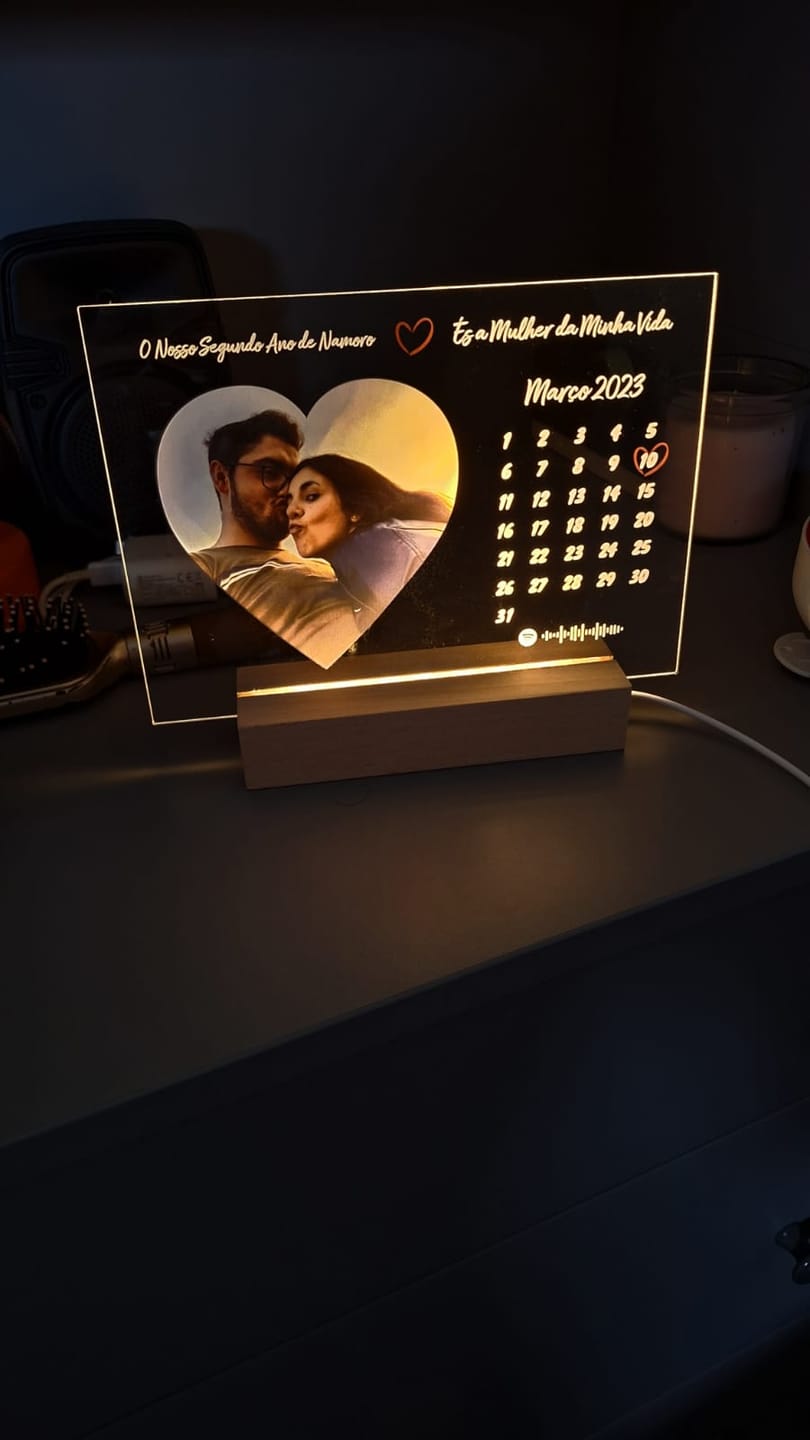 Customer photo review of Lâmpada Dia Especial no Calendário - Personalizado