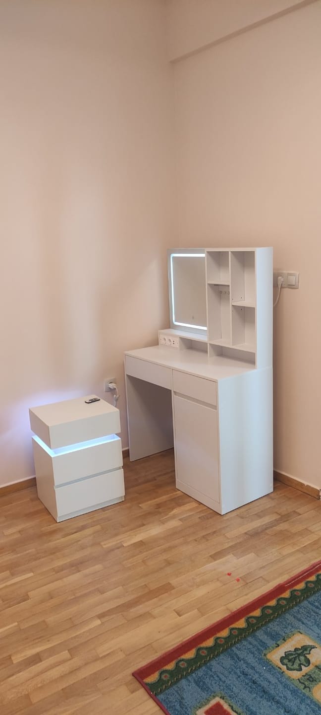 Customer photo review of Κομοδίνο με LED φωτισμό Βοηθητικό Τραπέζι Κρεβατοκάμαρας Σαλονιού B34-LET630T10