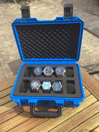 Customer photo review of 10 WATCH TRAVEL CASE - BLUE