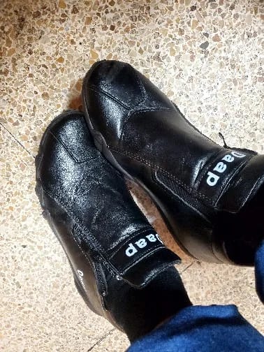 Customer photo review of British Style Fashion Short Boots Men  Luxury Leather Anti Slip Comfortable Work Shoes Outdoor Travel Sports Casual Shoes