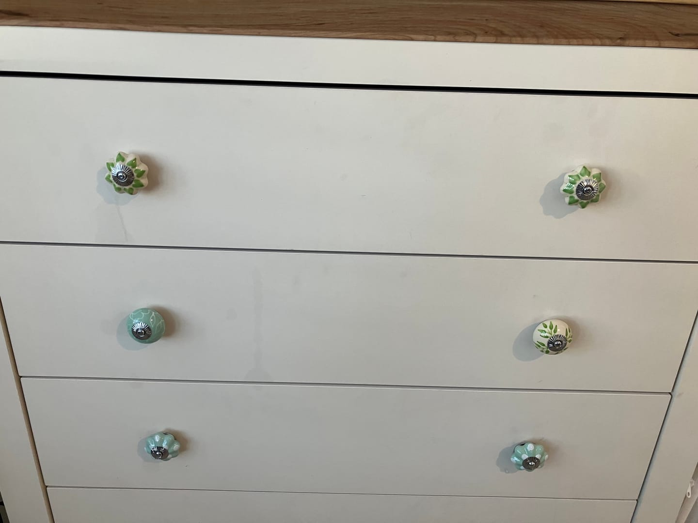 Customer photo review of Ceramic Cupboard Knobs in Mint, White and Cream Set of 8