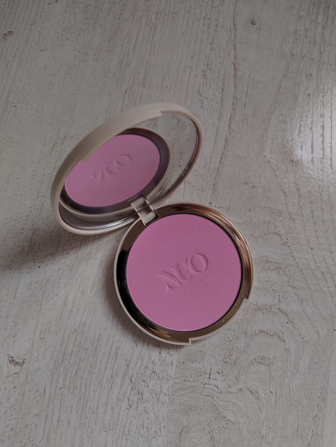 Customer photo review of Blush pudra cu efect de blurare