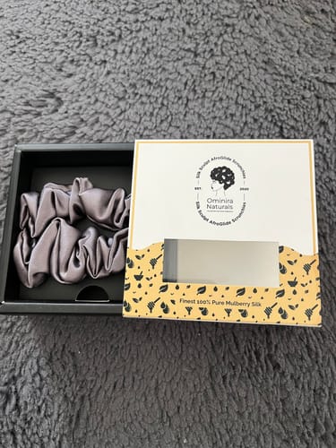Customer photo review of Silk Sculpt Afroglide Scrunchies (Set of 2)