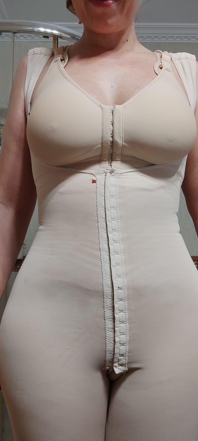 Customer photo review of FAJA DE PRIMERA ETAPA POSTQUIRURGICA MEDIA PIERNA CON BROCHES REGULABLES MARIA E