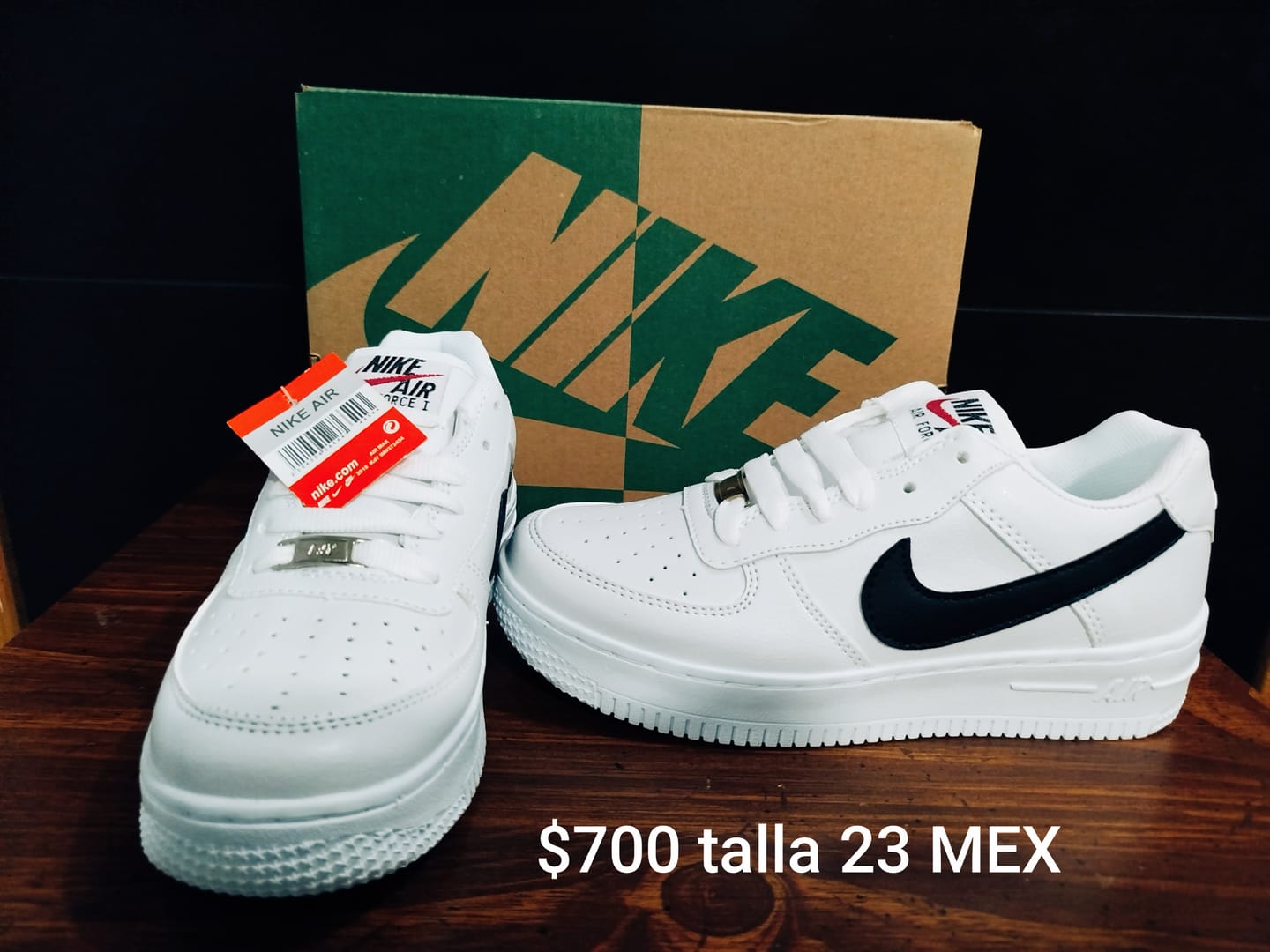 Customer photo review of Tenis 270 Blanco Negro