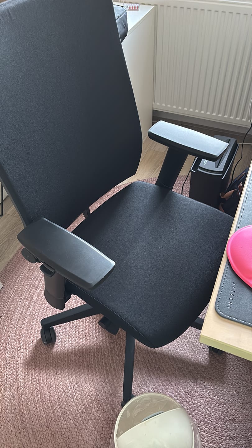 Customer photo review of Workliving Zuidas Comfort Black Edition - Bureaustoel Ergonomisch Design (N)EN 1335