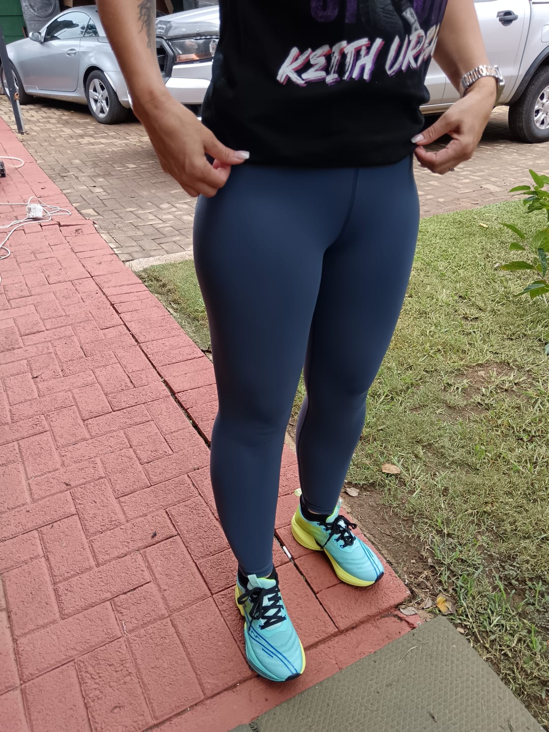 Customer photo review of Shapewear Gym Bunny Booty Boosting Leggings - blue