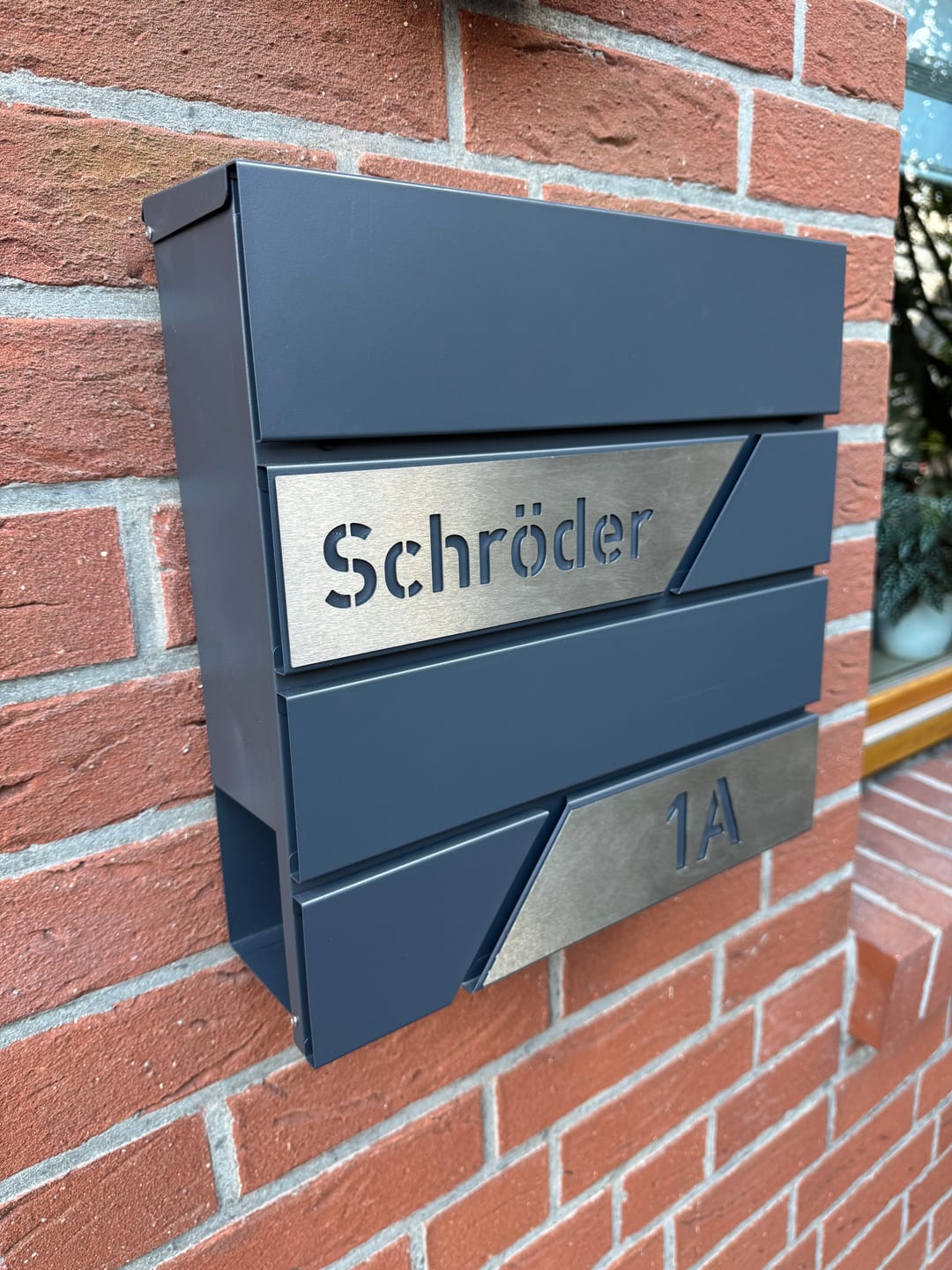 Customer photo review of Absenkautomatik für Briefkastendeckel