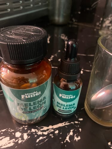 Customer photo review of Melena de León Cápsulas + Gotas - Extracto Ultra Concentrado