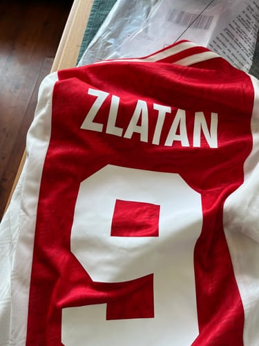 Customer photo review of Zlatan Ibrahimovic Ajax Retro Jersey Trikot