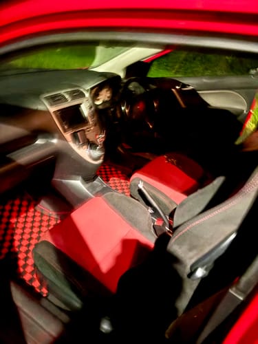 Customer photo review of Dadu Dice Checkered Car Floor Mats