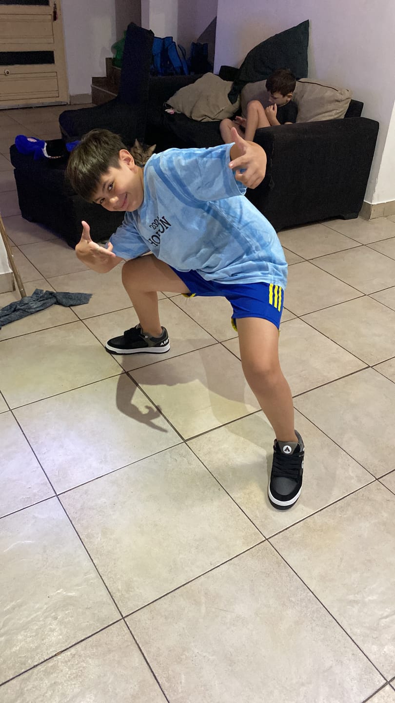 Customer photo review of Zapatillas Airwalk Throlle Negro Gris