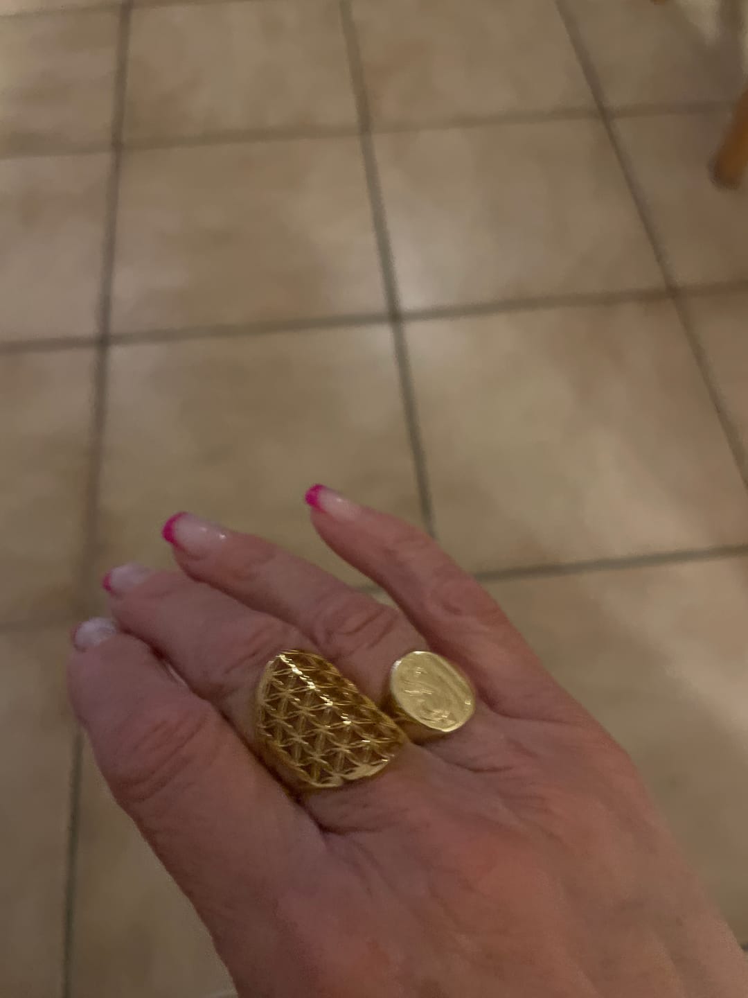 Customer photo review of Bague Ajustable "Fleur de Mandala"