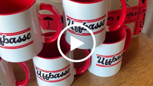 Customer video review of Uffbasse Tasse Geschenk Hessisch Dialekt Hessen Kaffee-Becher