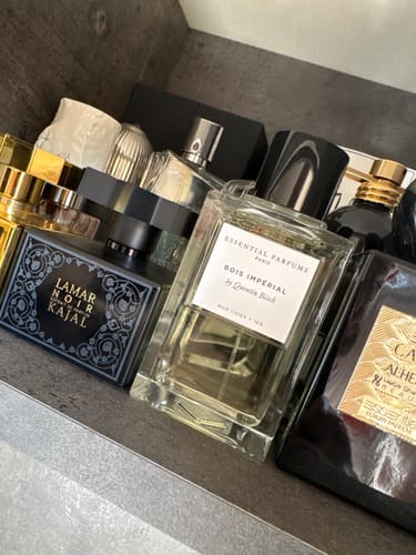 Customer photo review of ESSENTIAL PARFUMS - BOIS IMPÉRIAL