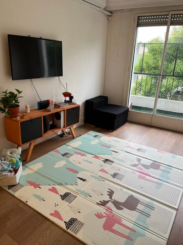 Customer photo review of Alfombra Antigolpes Infantil Plegable con Bolso 180X200 Auto y Montaña