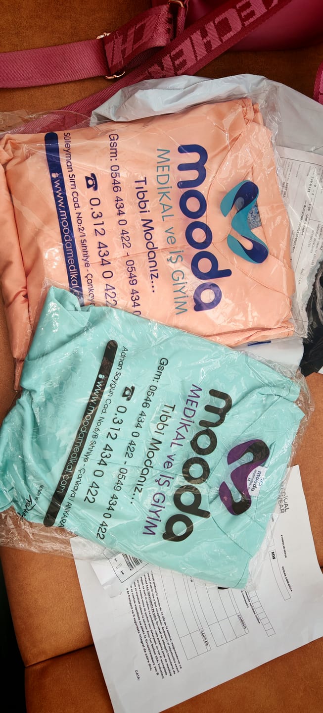 Customer photo review of Costum Medical Portocaliu, Unisex - Piersicuta - Model Activity