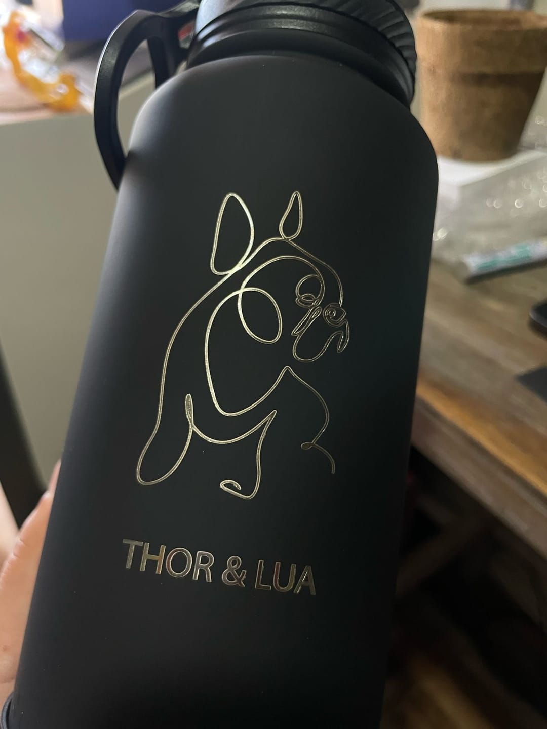 Customer photo review of Botella Térmica EcoBottle Black  | 1Lt. (Personalizable)