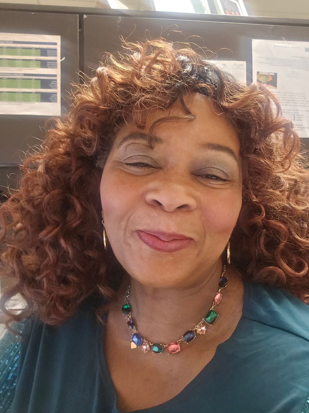 Customer photo review of Outre Wigpop Style Selects Full Wig - LEANZA