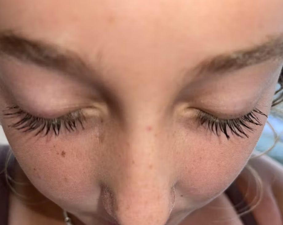 Customer photo review of Eyelash Growth Serum