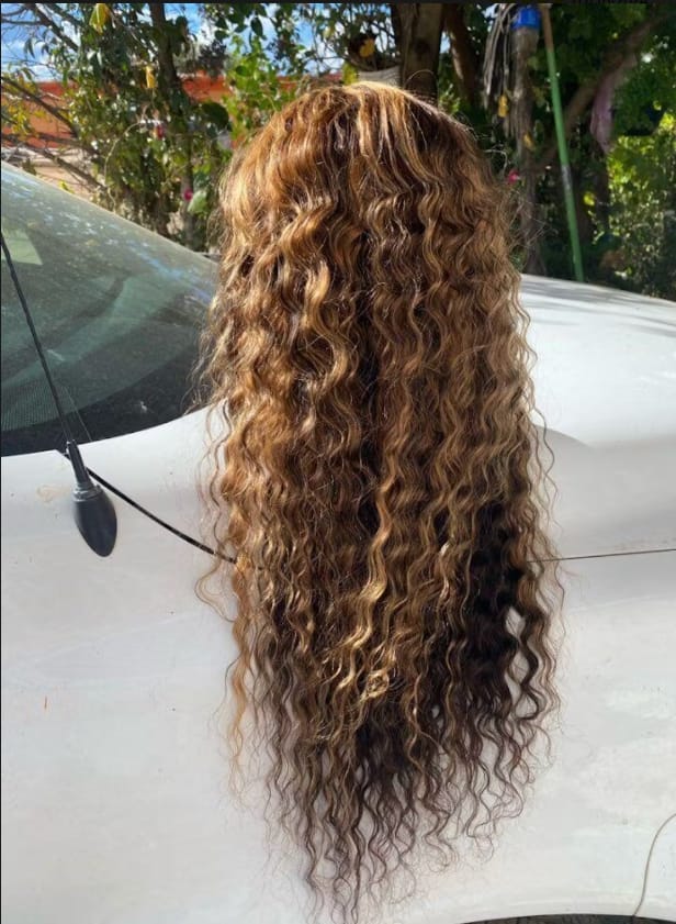 Customer photo review of Wavymy Honey Blonde Light Highlight Wear Go Glueless Water Wave Wig 7x5 Pre-cut Pre-plucked Bleached Knots Wig 100% Human Hair