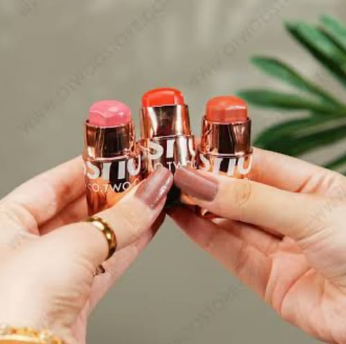 Customer photo review of O.TWO.O GLOW COLOR BOUNCE MOUSSE BLUSH