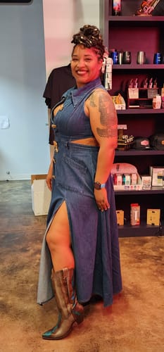 Customer photo review of Cut-Out Sleeveless Lapel Denim Dress