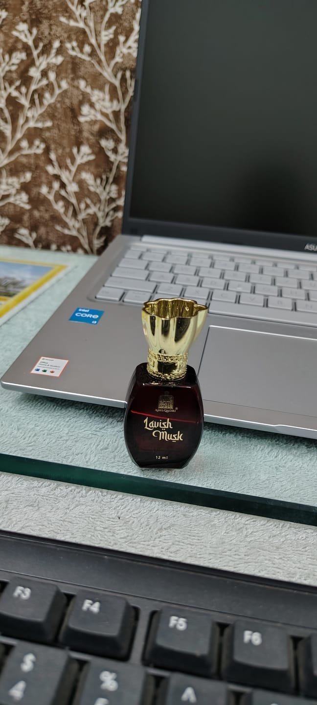 Customer photo review of Lavish Musk Premium Attar Perfume