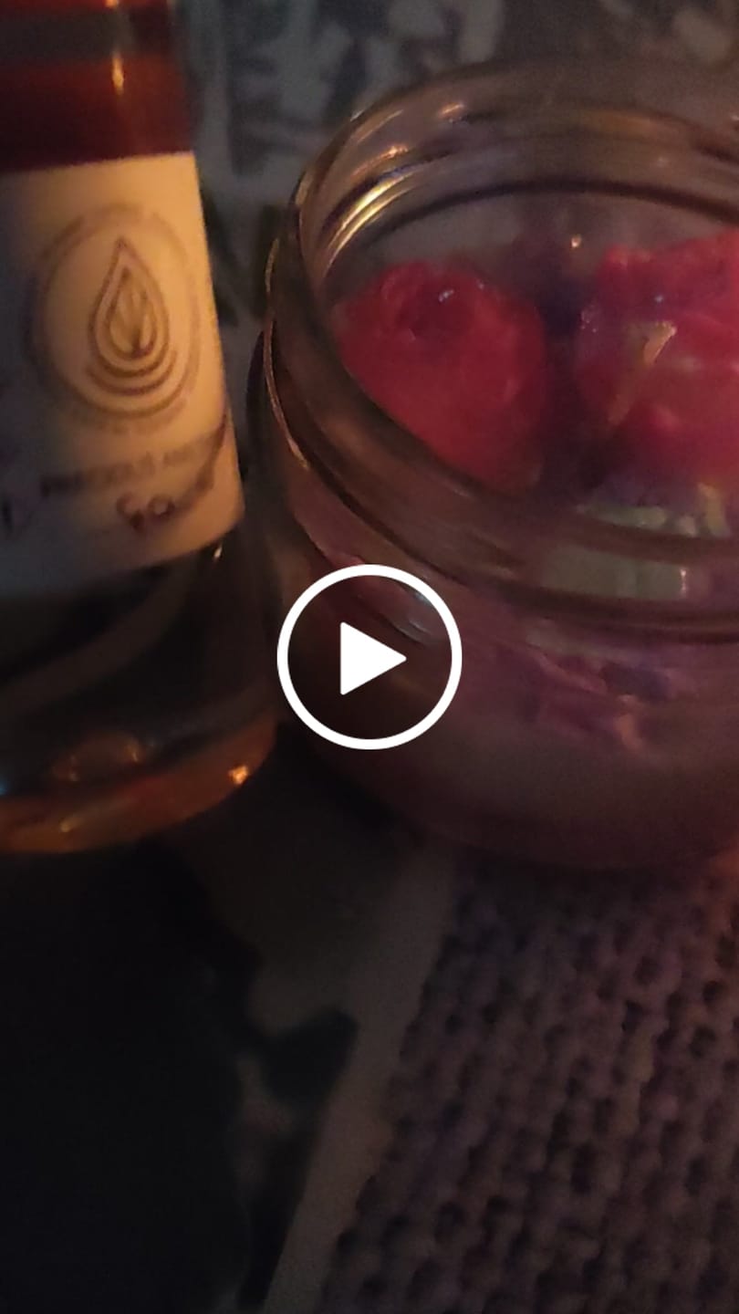 Customer video review of Fragancia PRECIOUS AMETHYST